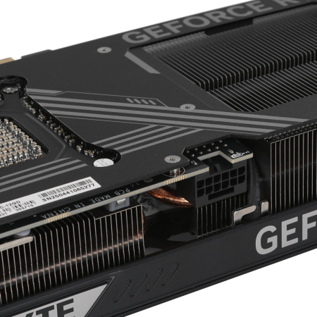 Видеокарта Gigabyte Nvidia GeForce RTX 5070 Windforce OC SFF 12 Гб GDDR7 192 бит (GV-N5070WF2OC-12GD)